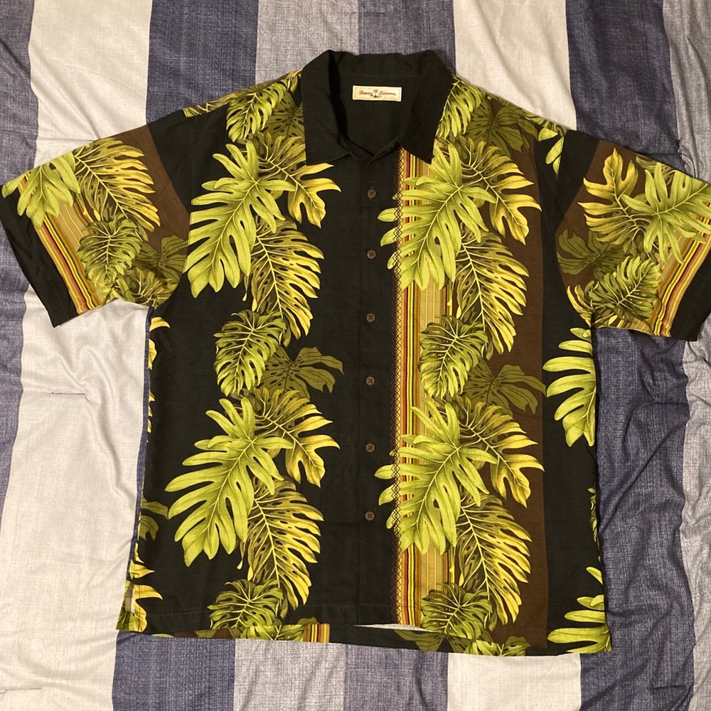 Tommy Bahama Mens Hawaiian Button Up Shirt Sz XL Floral Leaves